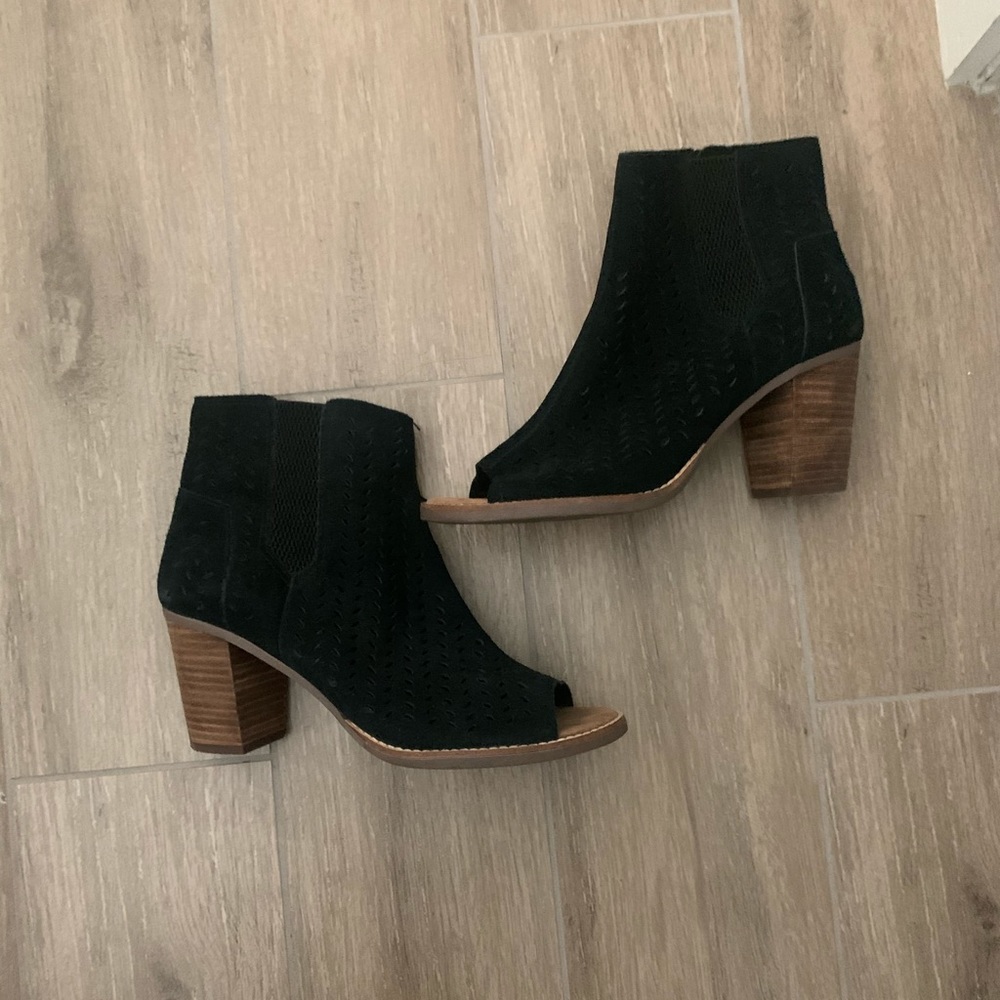 EUC Suede Toms Block Heels - 8.5